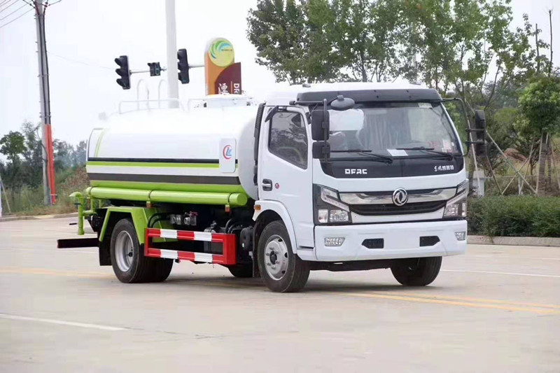 東風(fēng)多利卡10噸灑水車