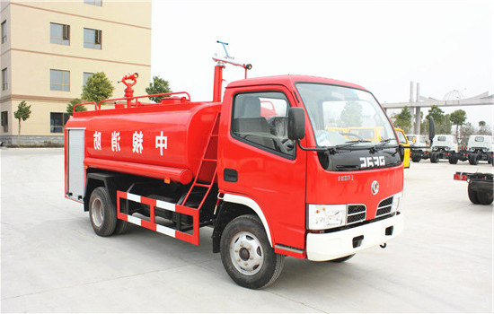 東風(fēng)福瑞卡5噸消防灑水車(chē)（出口專(zhuān)用）