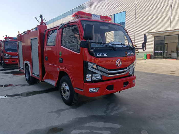 5噸消防灑水車_物業(yè)工廠小區(qū)消防車_2.5-5噸泡沫消防車現(xiàn)車報(bào)價