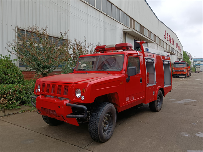 小型皮卡器材消防車_2噸四驅(qū)越野消防灑水車_吉林寧夏_森林消防越野巡邏車北汽雙排5座供水車