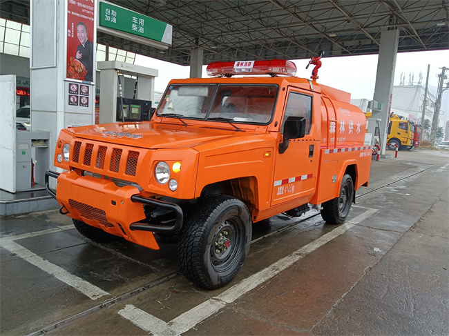 森林巡邏消防車_越野消防灑水車_江西山東_小型雙排座北汽四驅(qū)5人座消防供水車