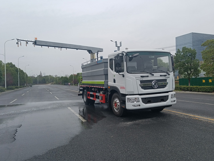 東風D9免稅的鐵路抑塵車--12噸降塵灑水車_長治12立方抑塵車-抑塵噴霧車鉤擋停噴功能火車封層車