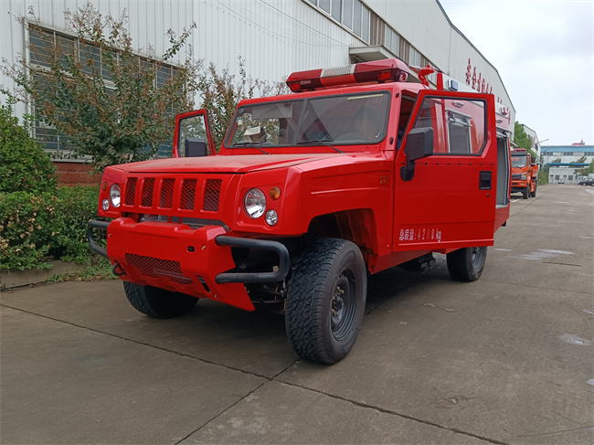 森林防火指揮車_2噸四驅(qū)消防灑水車_安徽福建_應(yīng)急運水車_四驅(qū)越野消防車