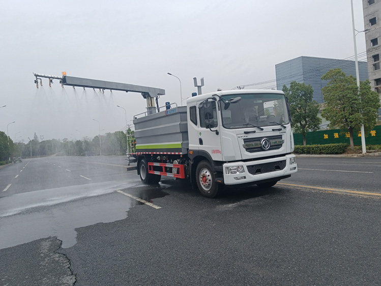 東風(fēng)D9免稅的鐵路抑塵車--12噸降塵灑水車_大同煤場(chǎng)抑塵灑水車_運(yùn)煤抑塵劑固化劑噴灑