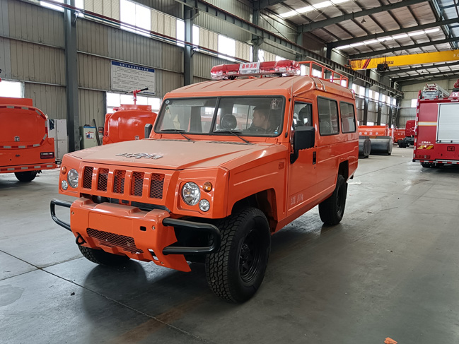 森林巡邏消防車_越野消防灑水車_江西山東_小型雙排座北汽四驅(qū)5人座消防供水車