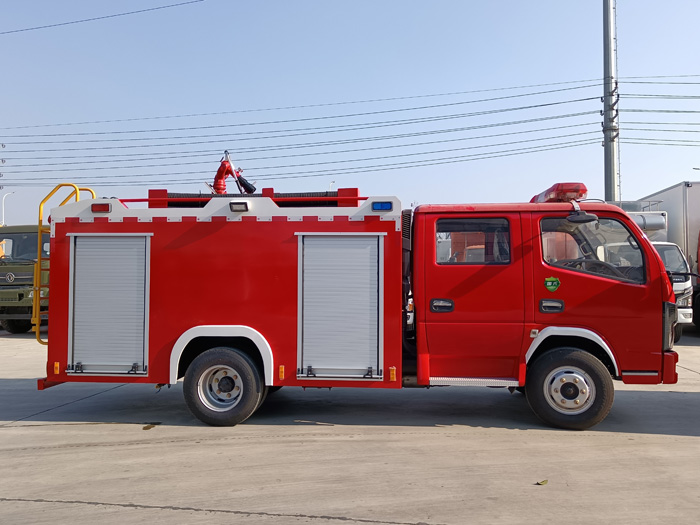 5噸消防灑水車_物業(yè)工廠小區(qū)消防車_2.5-5噸泡沫消防車現(xiàn)車報(bào)價