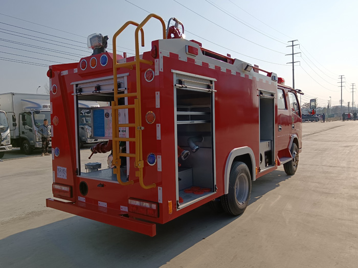 5噸消防灑水車多少錢_消防中隊消防車_2.5-5噸泡沫消防車現車報價