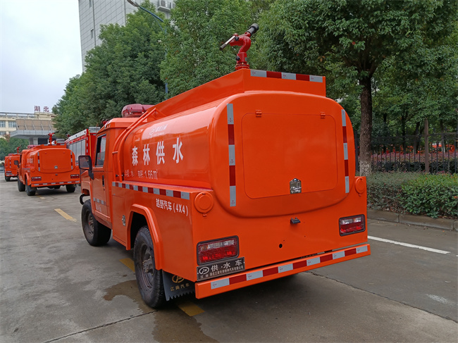 森林防火指揮車_2噸四驅(qū)消防灑水車_江蘇浙江_森林消防供水車_北汽四驅(qū)2噸森林消防車