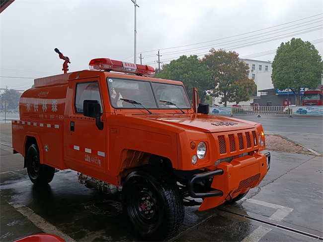 森林巡邏消防車_越野消防灑水車_陜西_四驅(qū)森林消防車_越野四驅(qū)運兵突擊消防車